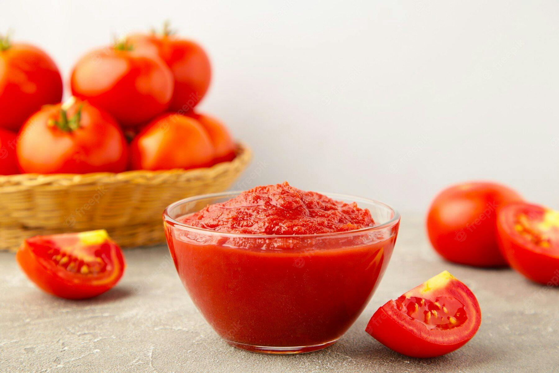 Tomato Ketchup Sauce Bowl with Tomatoes 106006 3568 Min